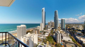 Cosy Studio with Stunning Ocean Views, Surfers Paradise